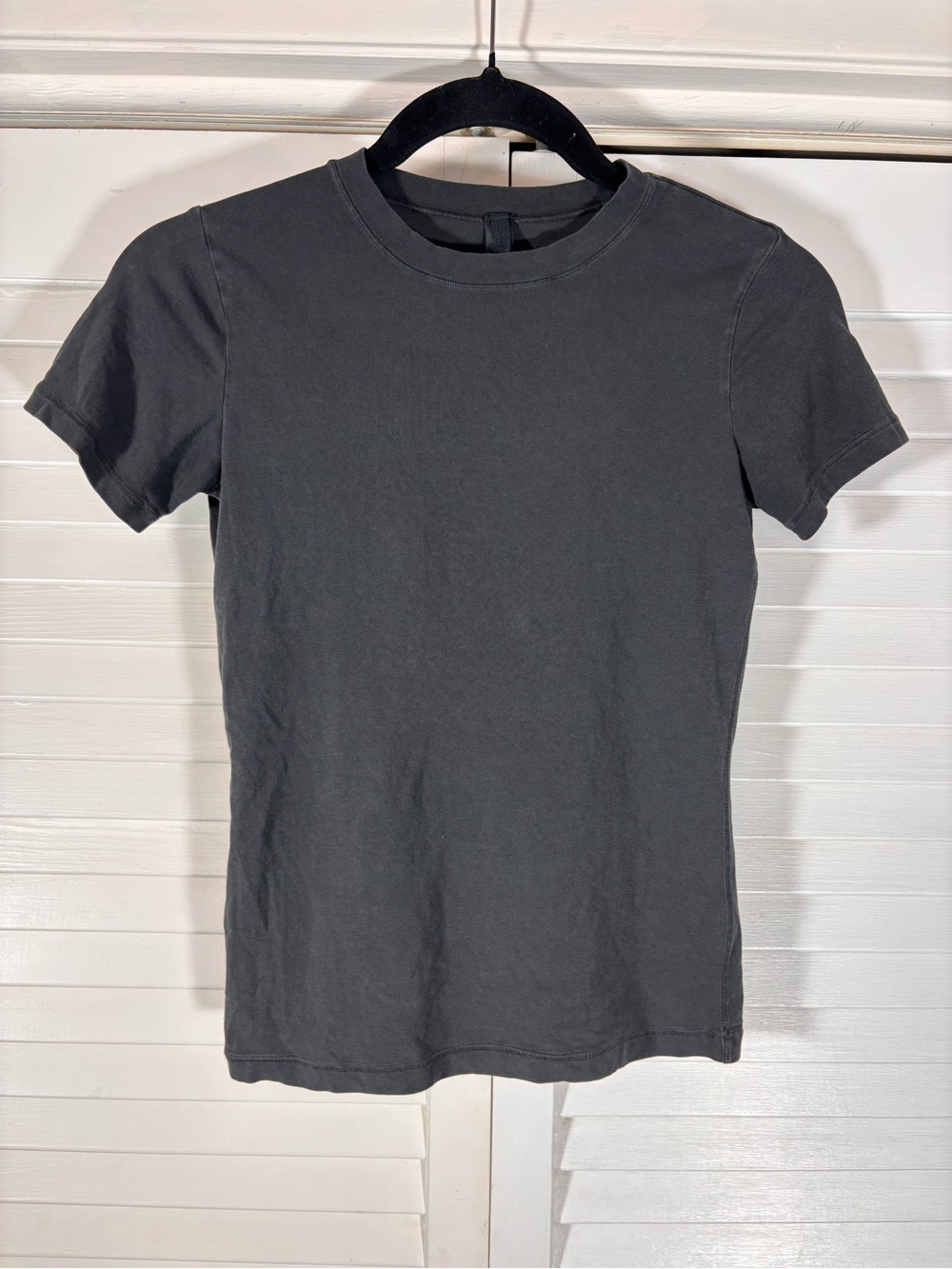 SKIMS New Vintage Short Sleeve Top Size Small Soot Black